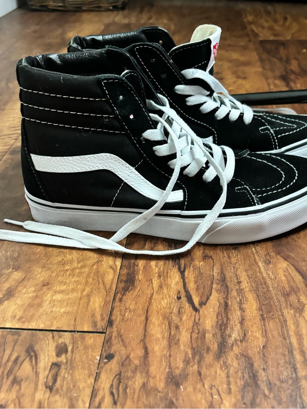 Vans Women Black and White Low-Top Skate Sneakers